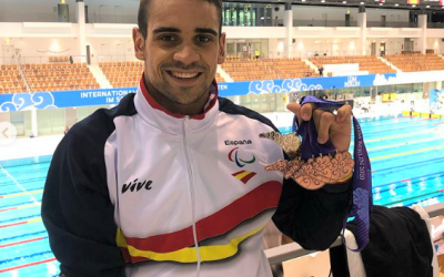 Salguero mostrant el botí assolit a Berlin | Instagram